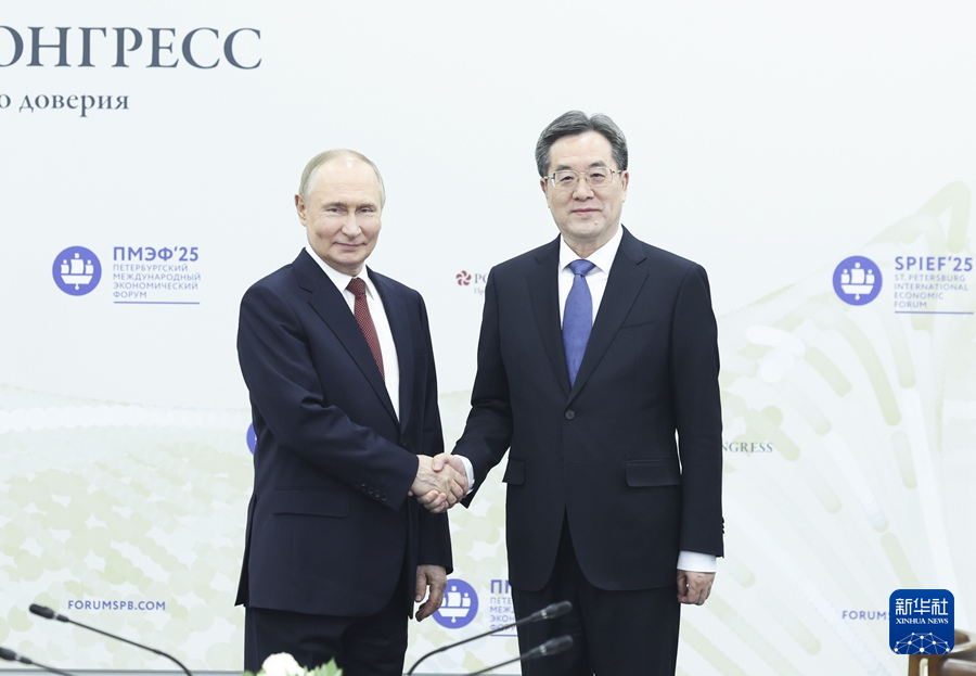 丁薛祥会见俄罗斯总统普京
